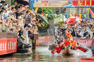 乌拉圭队发布特别版球衣，纪念1924年奥运会夺冠100周年